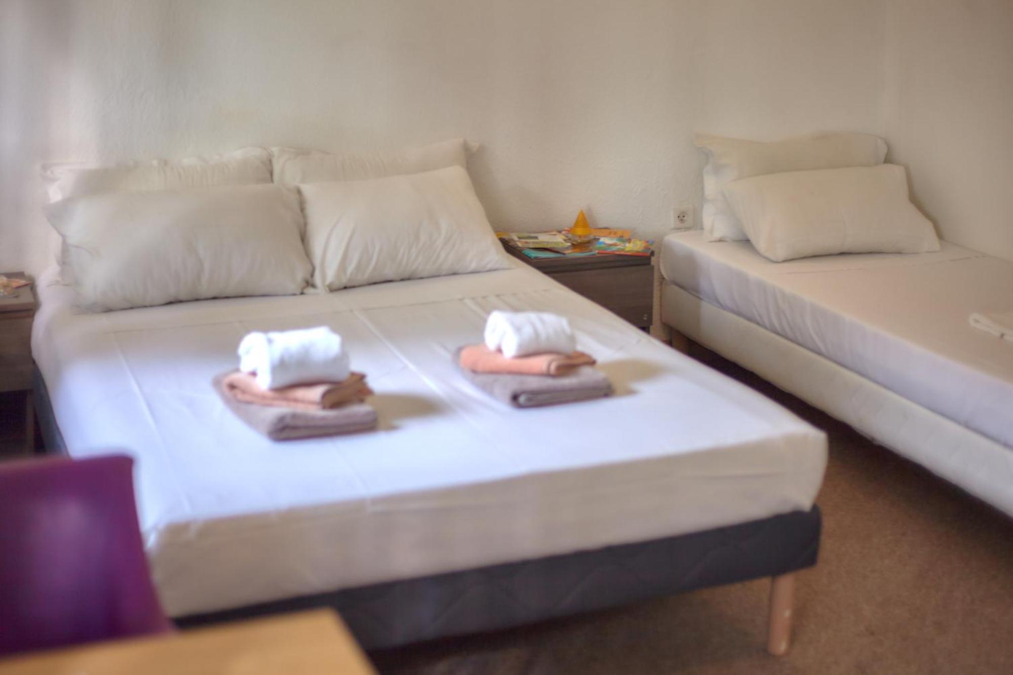Hotel La Voile Bleue La Richardais Room photo