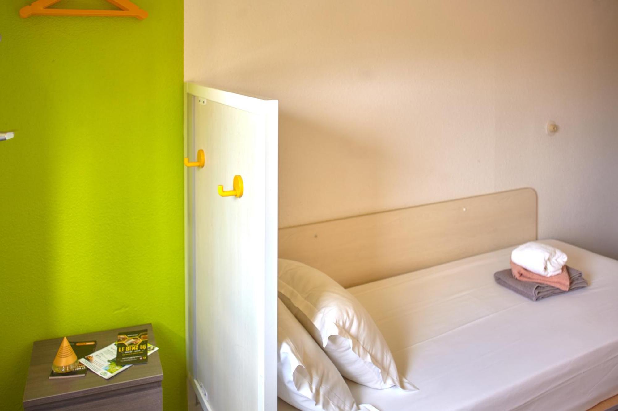 Hotel La Voile Bleue La Richardais Room photo