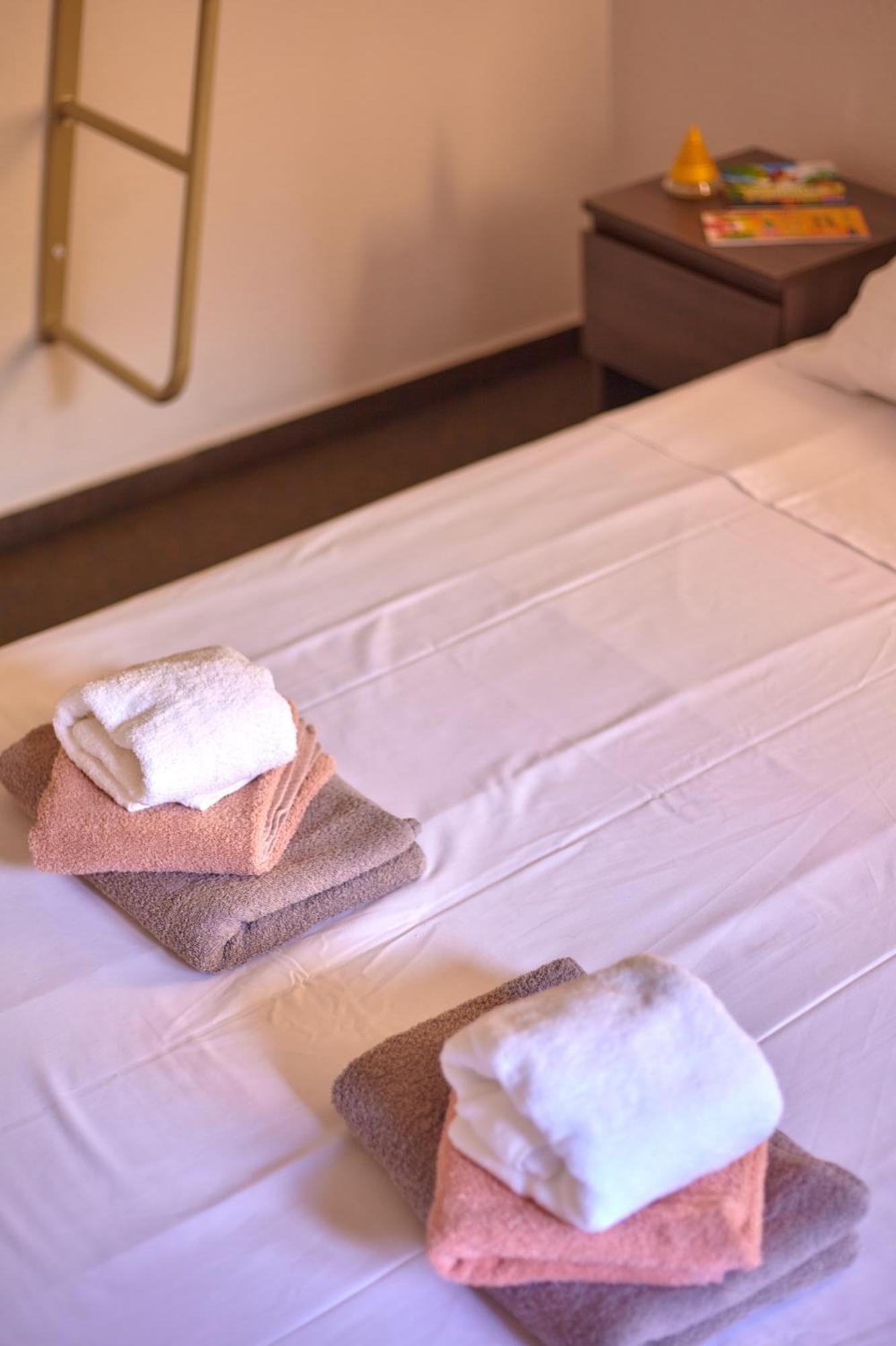 Hotel La Voile Bleue La Richardais Room photo